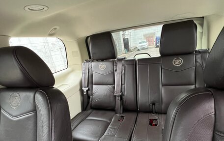 Cadillac Escalade III, 2011 год, 2 245 000 рублей, 10 фотография