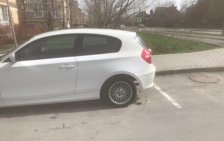 BMW 1 серия, 2011 год, 932 000 рублей, 6 фотография