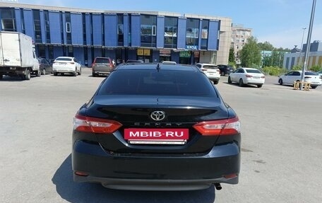 Toyota Camry, 2021 год, 2 490 000 рублей, 3 фотография