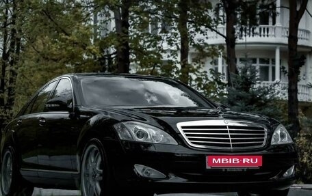 Mercedes-Benz S-Класс, 2005 год, 3 300 000 рублей, 5 фотография