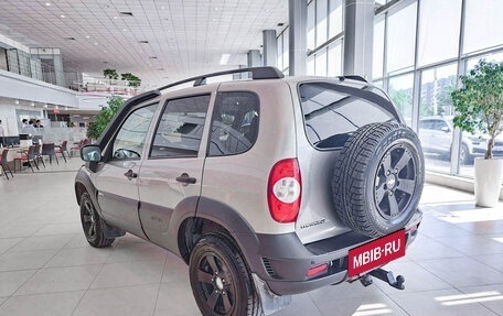 Chevrolet Niva I рестайлинг, 2017 год, 725 000 рублей, 7 фотография