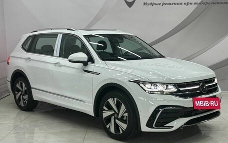 Volkswagen Tiguan II, 2023 год, 5 350 000 рублей, 3 фотография