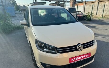 Volkswagen Touran III, 2014 год, 1 035 000 рублей, 3 фотография