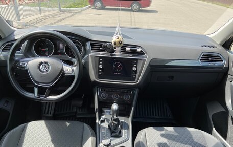 Volkswagen Tiguan II, 2017 год, 3 200 000 рублей, 6 фотография