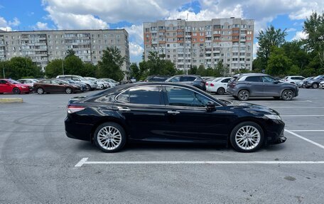 Toyota Camry, 2018 год, 3 250 000 рублей, 4 фотография