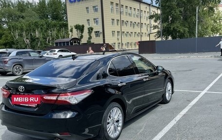 Toyota Camry, 2018 год, 3 250 000 рублей, 5 фотография