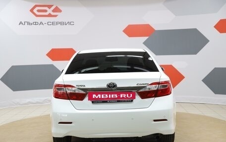 Toyota Camry, 2013 год, 1 890 000 рублей, 6 фотография