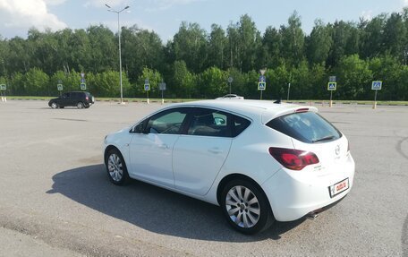 Opel Astra J, 2011 год, 1 050 000 рублей, 4 фотография