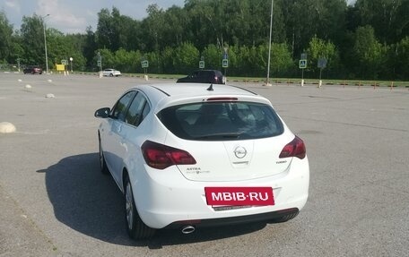 Opel Astra J, 2011 год, 1 050 000 рублей, 6 фотография