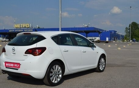 Opel Astra J, 2011 год, 1 050 000 рублей, 13 фотография