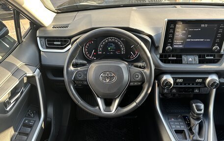 Toyota RAV4, 2021 год, 4 010 000 рублей, 7 фотография
