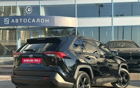 Toyota RAV4, 2021 год, 4 010 000 рублей, 3 фотография