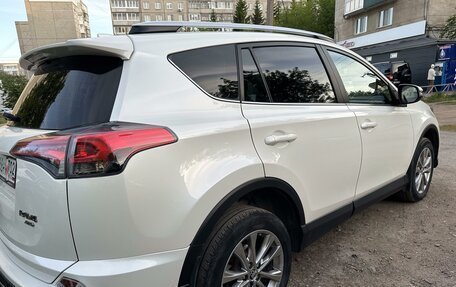Toyota RAV4, 2018 год, 3 630 000 рублей, 5 фотография