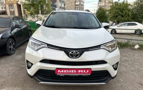 Toyota RAV4, 2018 год, 3 630 000 рублей, 3 фотография