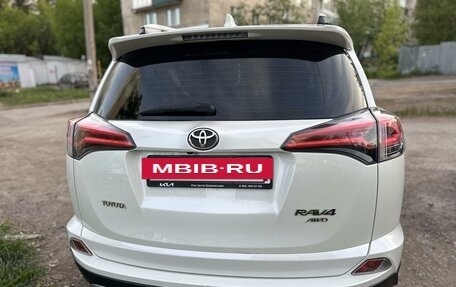 Toyota RAV4, 2018 год, 3 630 000 рублей, 6 фотография