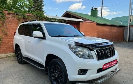 Toyota Land Cruiser Prado 150 рестайлинг 2, 2013 год, 3 097 000 рублей, 3 фотография