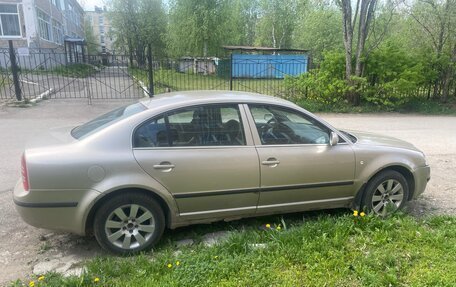 Skoda Superb III рестайлинг, 2004 год, 390 000 рублей, 3 фотография