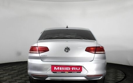 Volkswagen Passat B8 рестайлинг, 2018 год, 2 550 000 рублей, 6 фотография