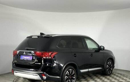 Mitsubishi Outlander III рестайлинг 3, 2019 год, 2 500 000 рублей, 5 фотография