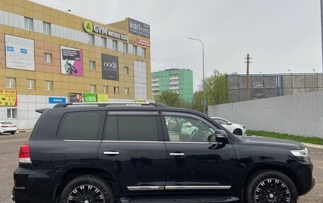 Toyota Land Cruiser 200, 2017 год, 7 300 000 рублей, 7 фотография