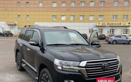 Toyota Land Cruiser 200, 2017 год, 7 300 000 рублей, 4 фотография