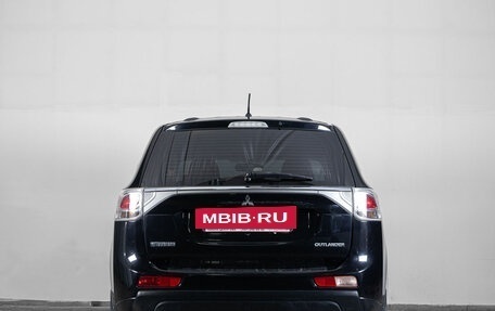 Mitsubishi Outlander III рестайлинг 3, 2013 год, 1 549 000 рублей, 4 фотография