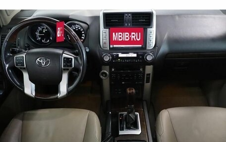 Toyota Land Cruiser Prado 150 рестайлинг 2, 2010 год, 3 099 000 рублей, 9 фотография