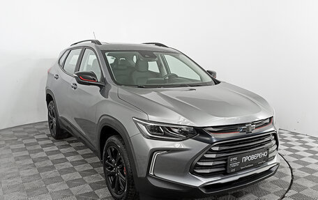 Chevrolet Tracker, 2022 год, 2 428 000 рублей, 2 фотография