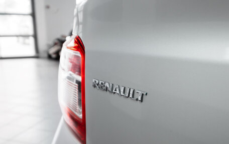 Renault Logan II, 2018 год, 949 000 рублей, 17 фотография