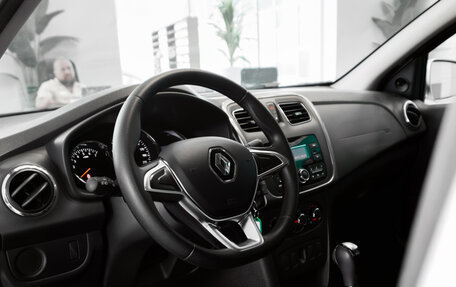 Renault Logan II, 2018 год, 949 000 рублей, 27 фотография