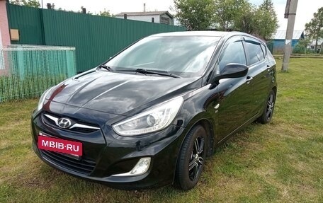 Hyundai Solaris II рестайлинг, 2013 год, 965 000 рублей, 3 фотография