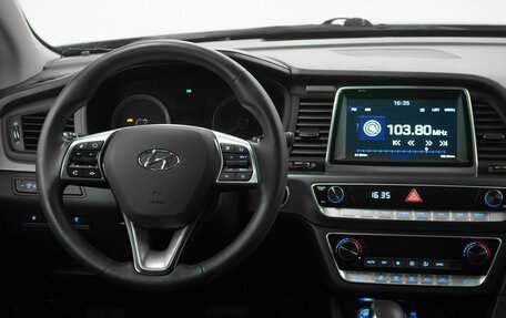 Hyundai Sonata VII, 2018 год, 1 990 000 рублей, 7 фотография