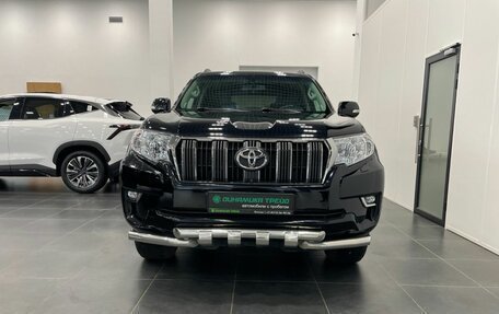 Toyota Land Cruiser Prado 150 рестайлинг 2, 2021 год, 5 400 000 рублей, 2 фотография