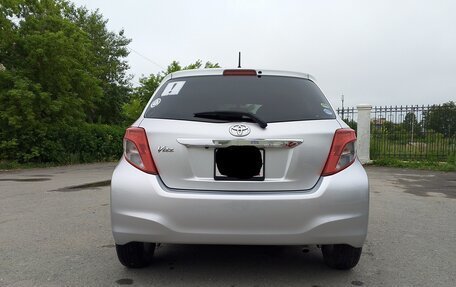 Toyota Vitz, 2012 год, 990 000 рублей, 4 фотография