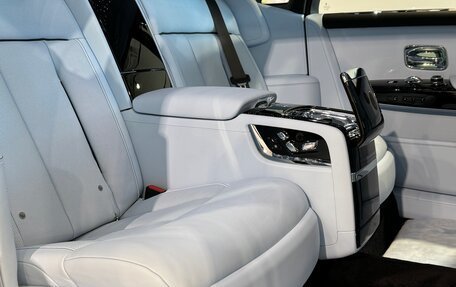 Rolls-Royce Phantom VIII, 2023 год, 92 000 000 рублей, 13 фотография