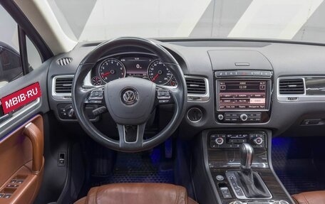 Volkswagen Touareg III, 2015 год, 3 250 000 рублей, 21 фотография