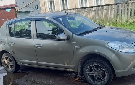 Renault Sandero I, 2011 год, 470 000 рублей, 2 фотография