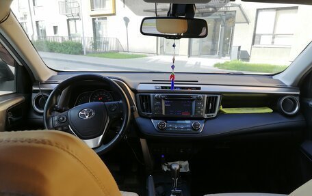 Toyota RAV4, 2013 год, 2 300 000 рублей, 8 фотография