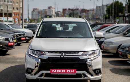 Mitsubishi Outlander III рестайлинг 3, 2022 год, 3 220 000 рублей, 3 фотография