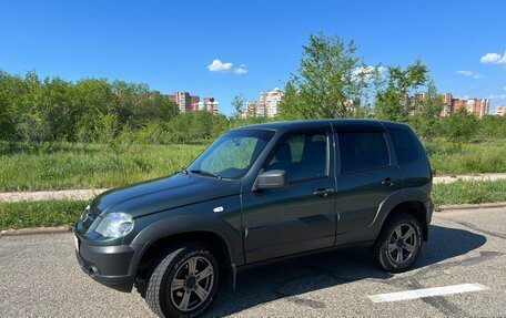 Chevrolet Niva I рестайлинг, 2019 год, 875 000 рублей, 3 фотография