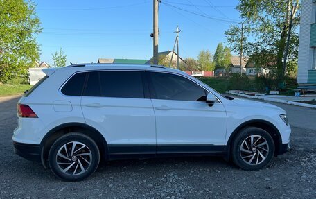 Volkswagen Tiguan II, 2018 год, 3 300 000 рублей, 11 фотография