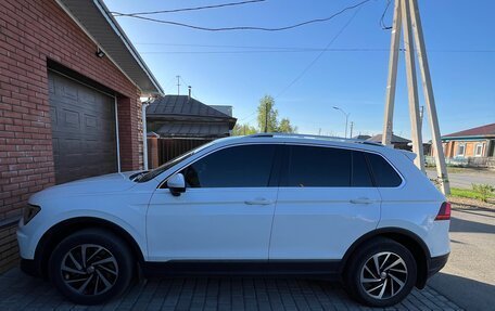 Volkswagen Tiguan II, 2018 год, 3 300 000 рублей, 21 фотография