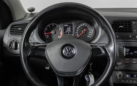 Volkswagen Polo VI (EU Market), 2015 год, 1 080 000 рублей, 13 фотография