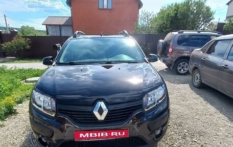 Renault Sandero II рестайлинг, 2017 год, 920 000 рублей, 1 фотография