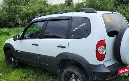 Chevrolet Niva I рестайлинг, 2015 год, 770 000 рублей, 3 фотография