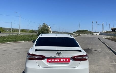 Toyota Camry, 2018 год, 3 100 000 рублей, 6 фотография