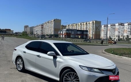 Toyota Camry, 2018 год, 3 100 000 рублей, 4 фотография