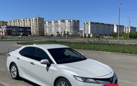 Toyota Camry, 2018 год, 3 100 000 рублей, 2 фотография