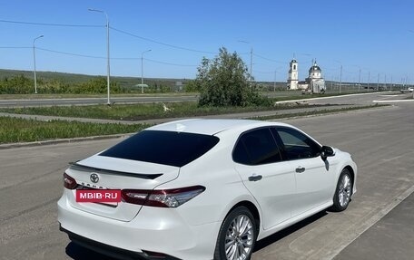 Toyota Camry, 2018 год, 3 100 000 рублей, 5 фотография