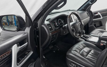 Toyota Land Cruiser 200, 2018 год, 7 900 000 рублей, 9 фотография